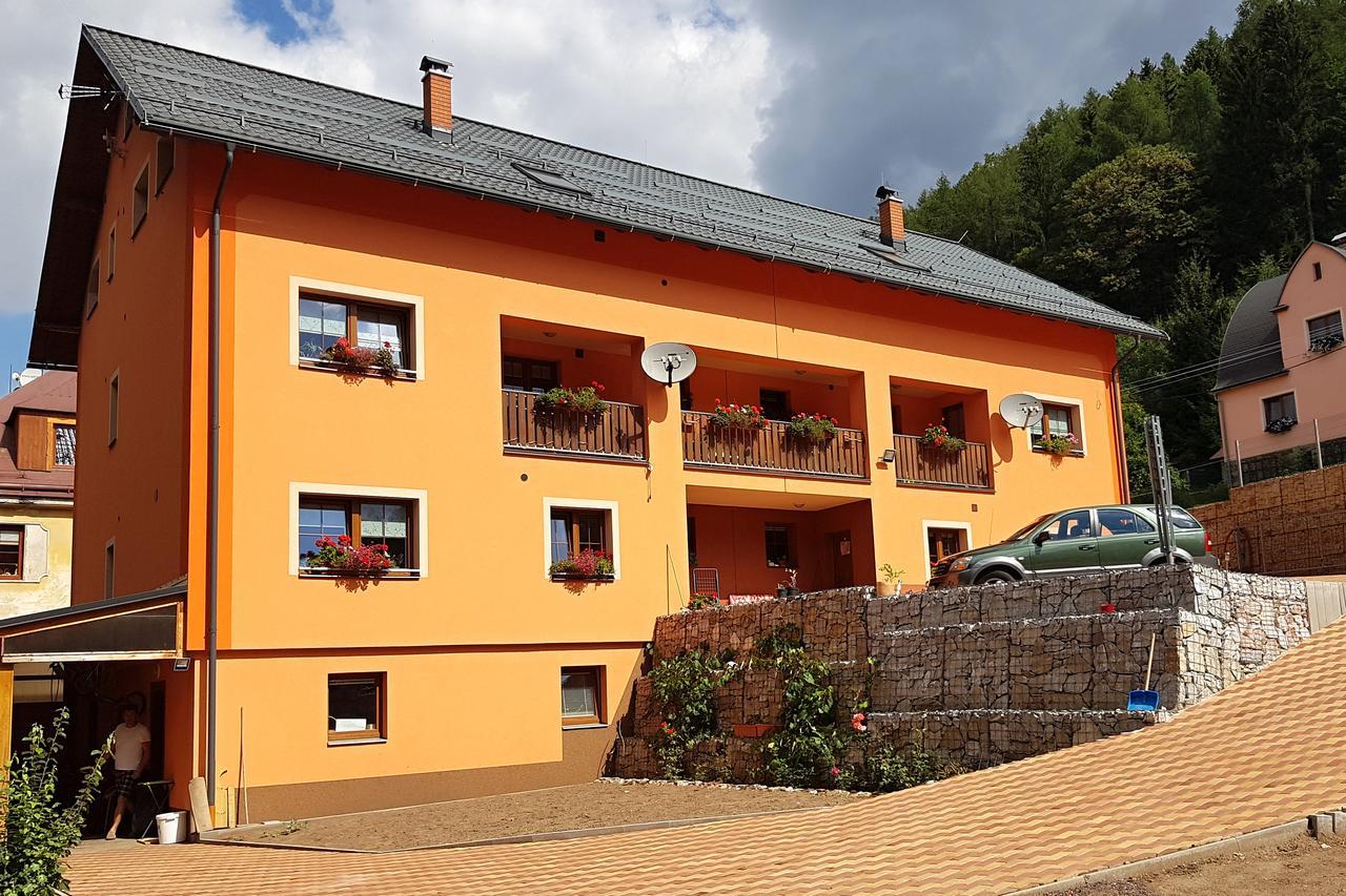 Apartments Kalyn Svoboda nad Upou Exterior photo